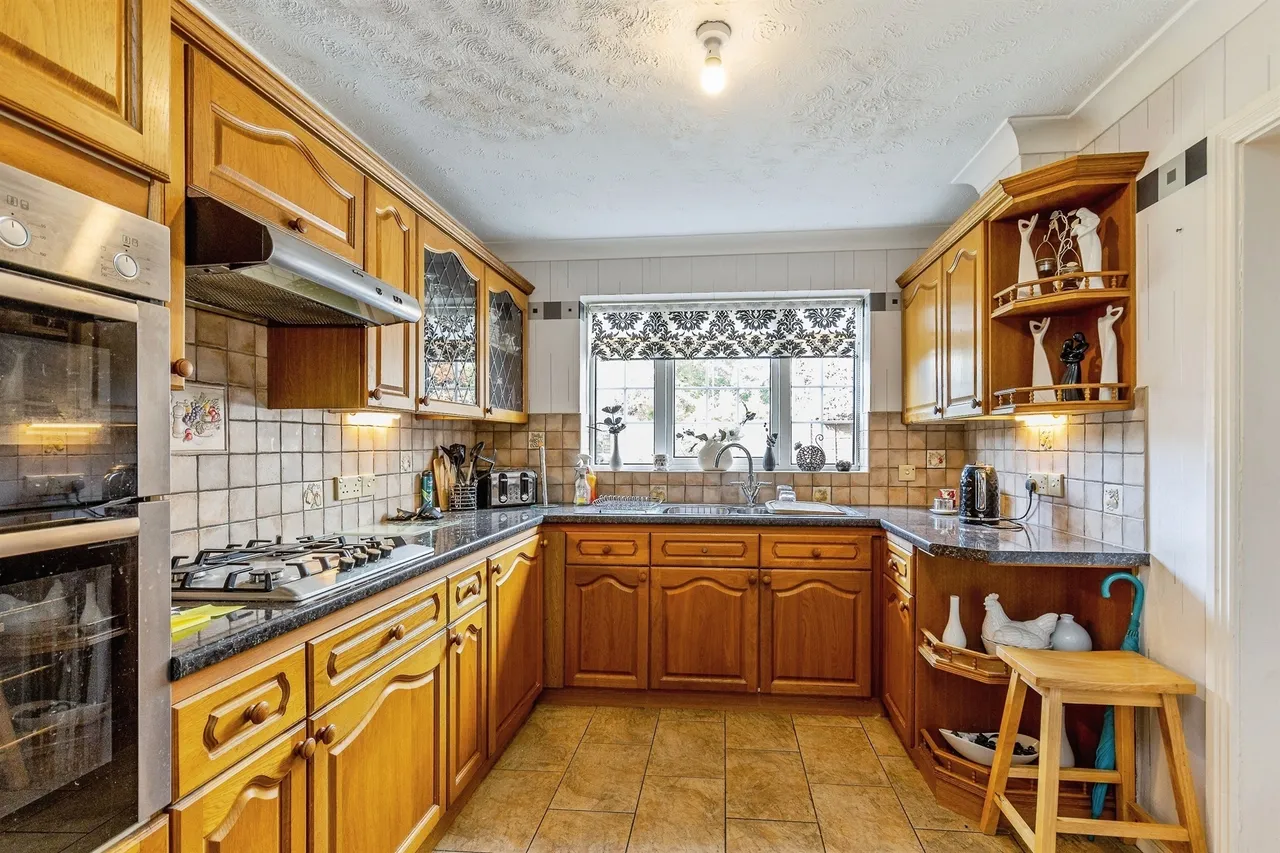 Tyler Close, Hanham, BS15, photo 17