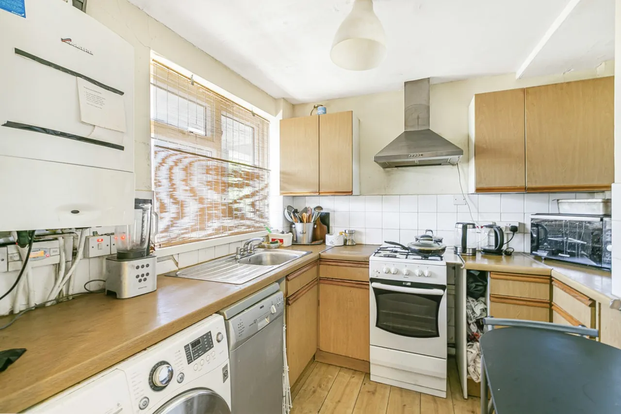Frensham Drive, New Addington, photo 6