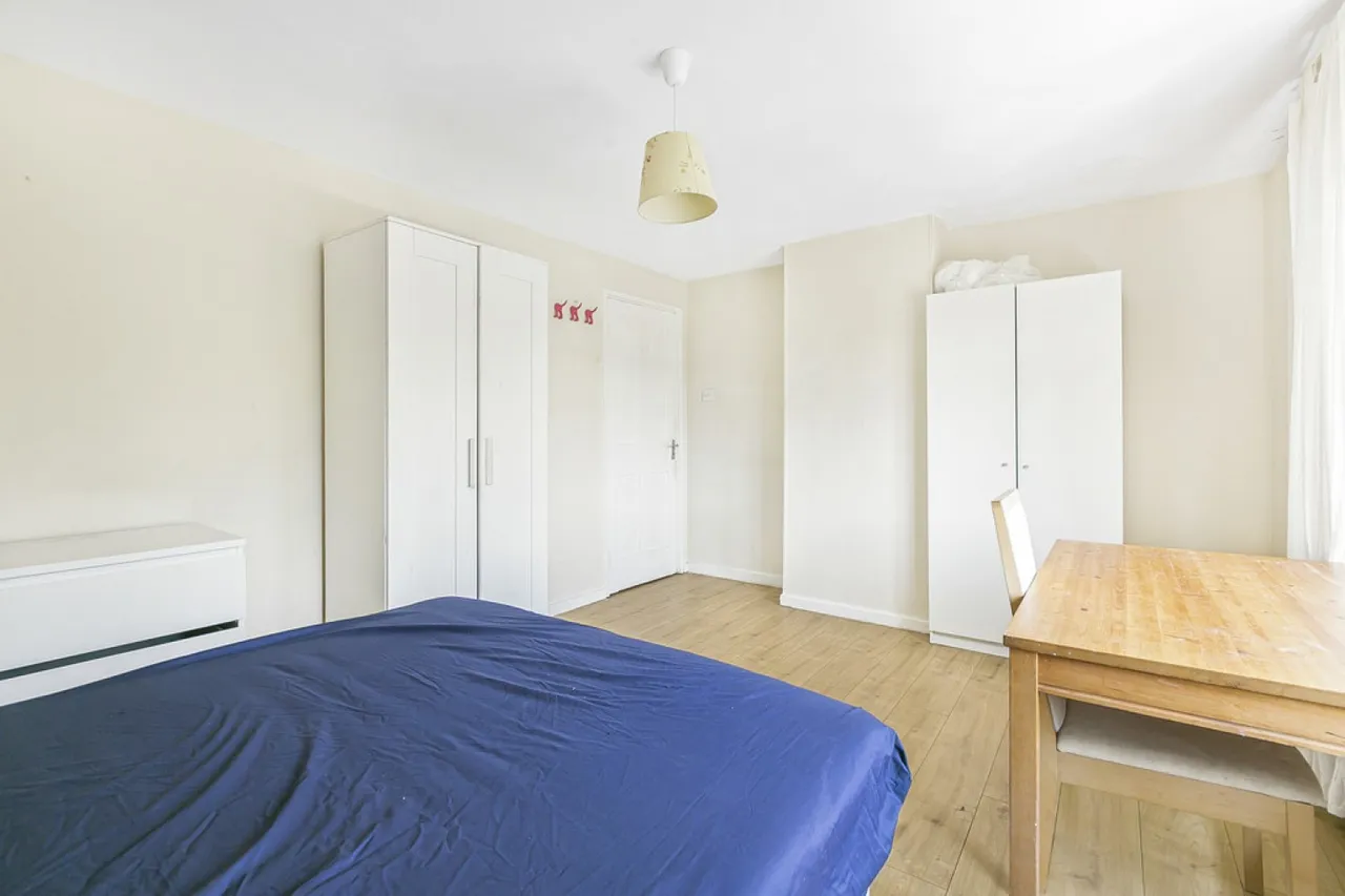 Frensham Drive, New Addington, photo 9