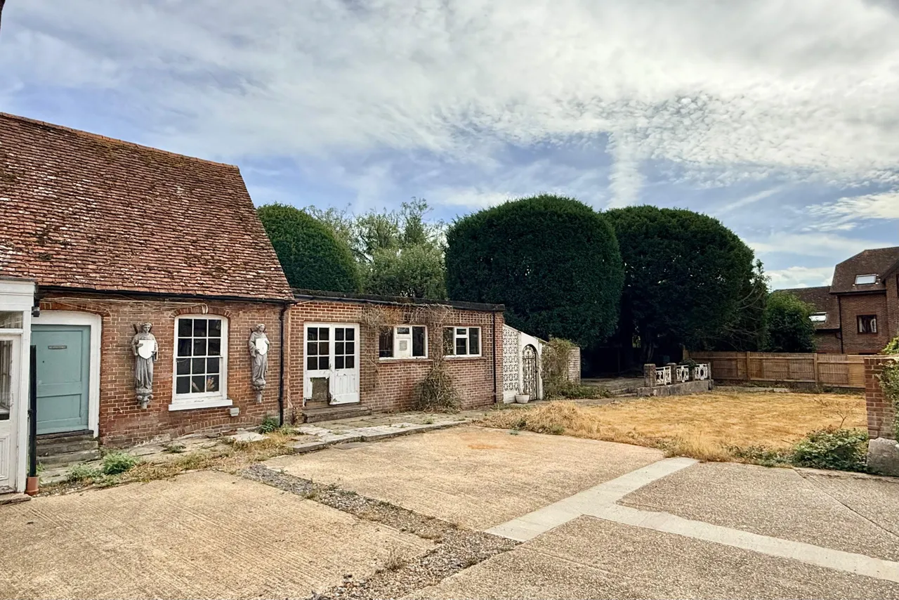 Christchurch Road, BH24, photo 23
