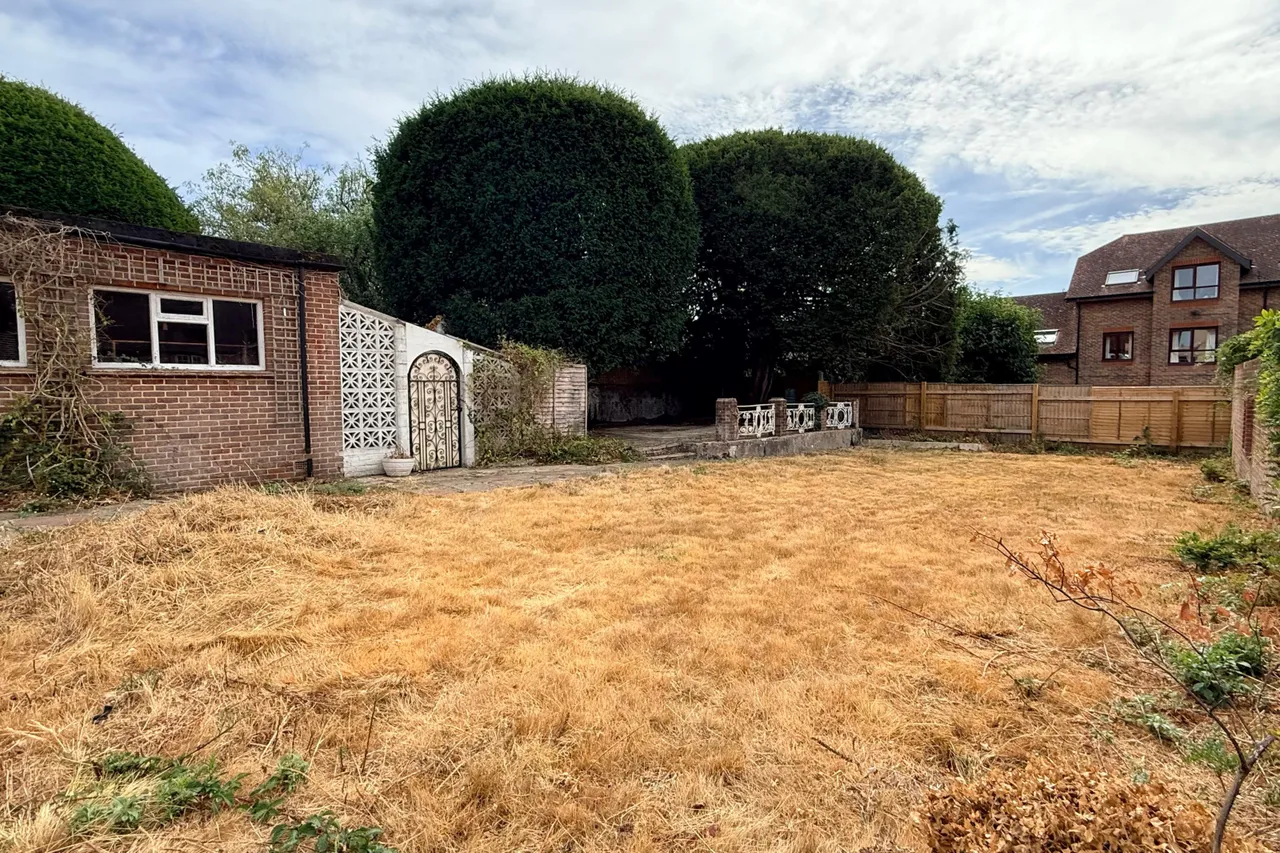 Christchurch Road, BH24, photo 4