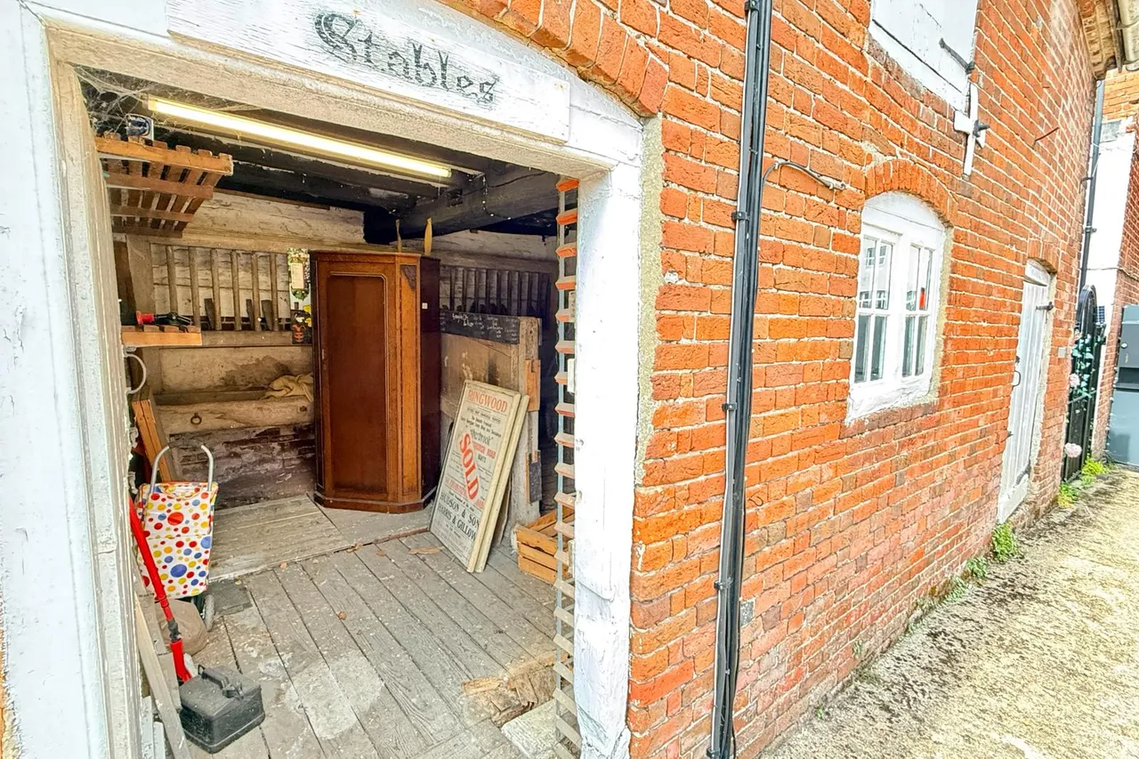 Christchurch Road, BH24, photo 14