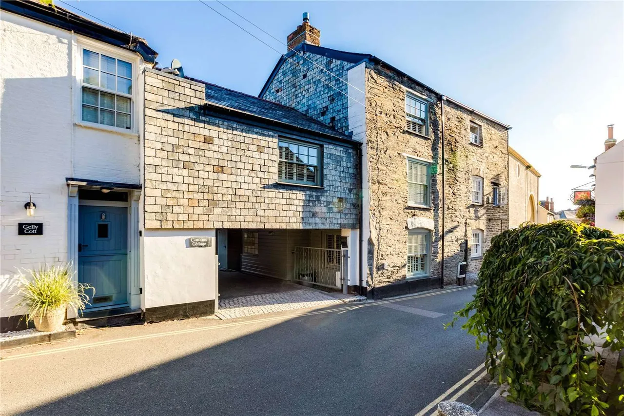 3 bed house for sale — Church Lane, Padstow, Cornwall, PL28 8AY