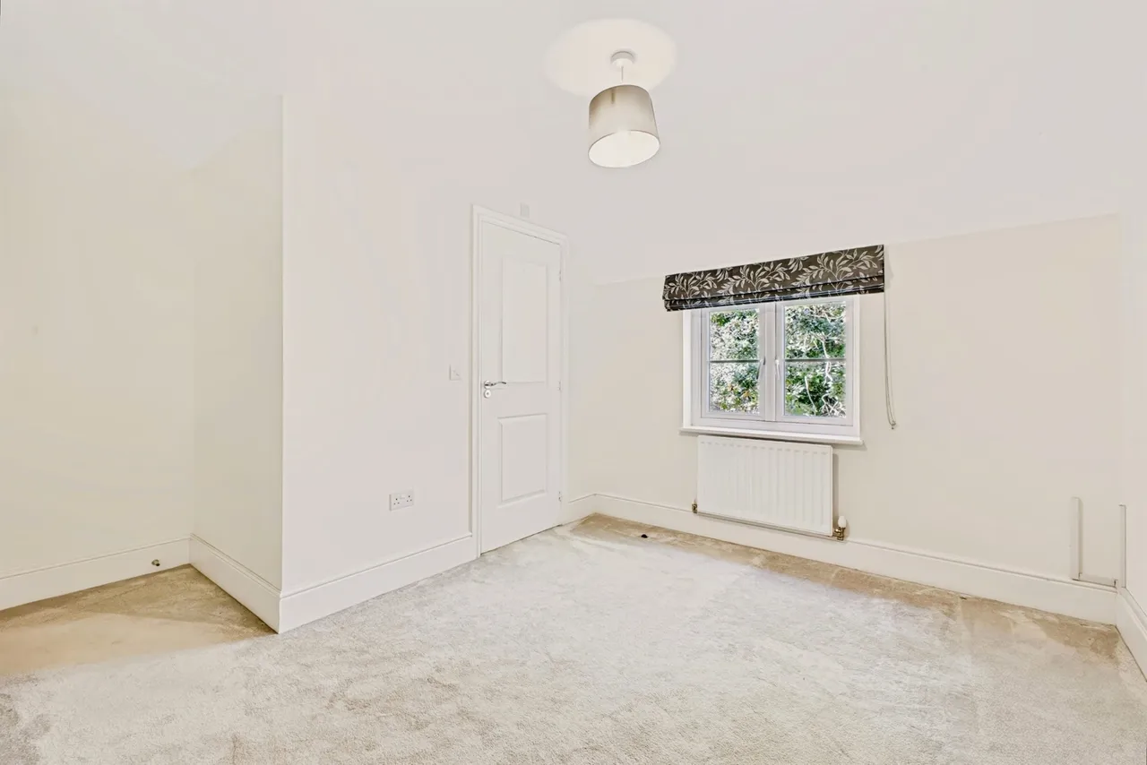 Bath Meadow, Towcester, NN12, photo 15
