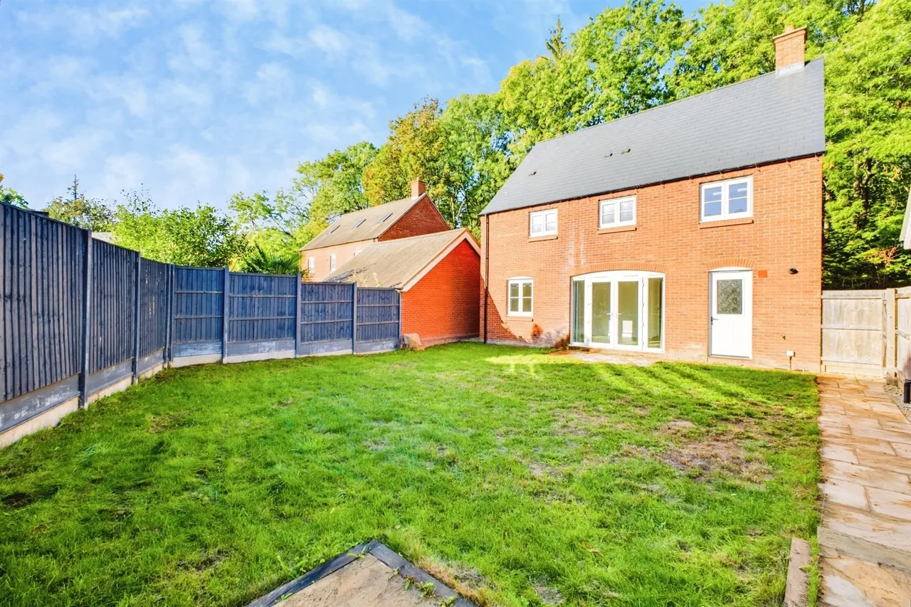 Bath Meadow, Towcester, NN12, photo 18