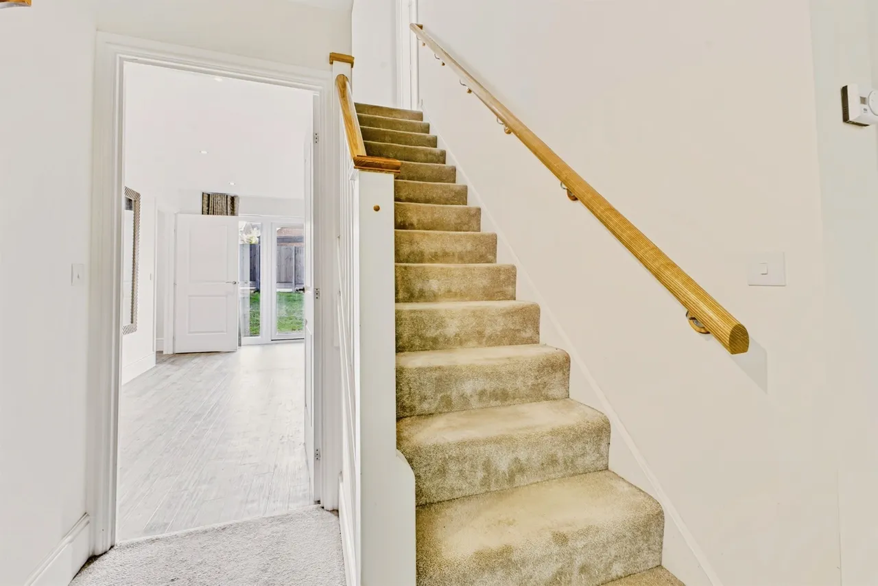Bath Meadow, Towcester, NN12, photo 9