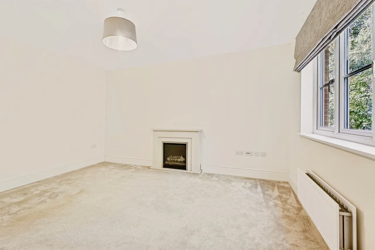 Bath Meadow, Towcester, NN12, photo 6