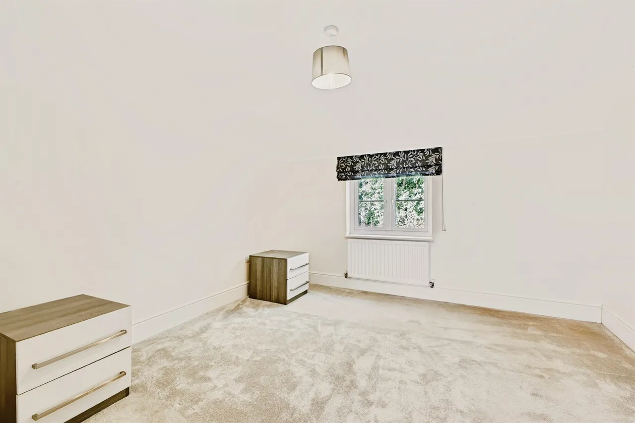 Bath Meadow, Towcester, NN12, photo 10