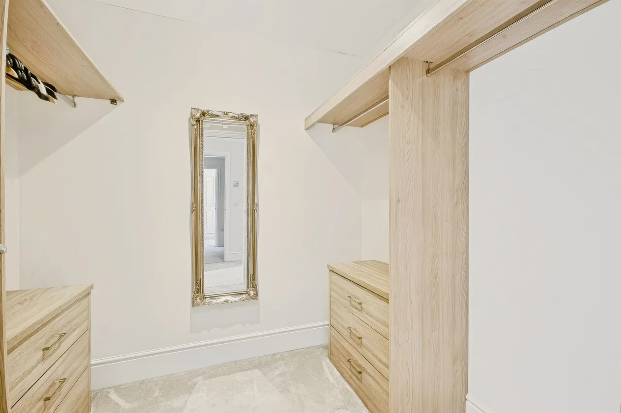 Bath Meadow, Towcester, NN12, photo 11