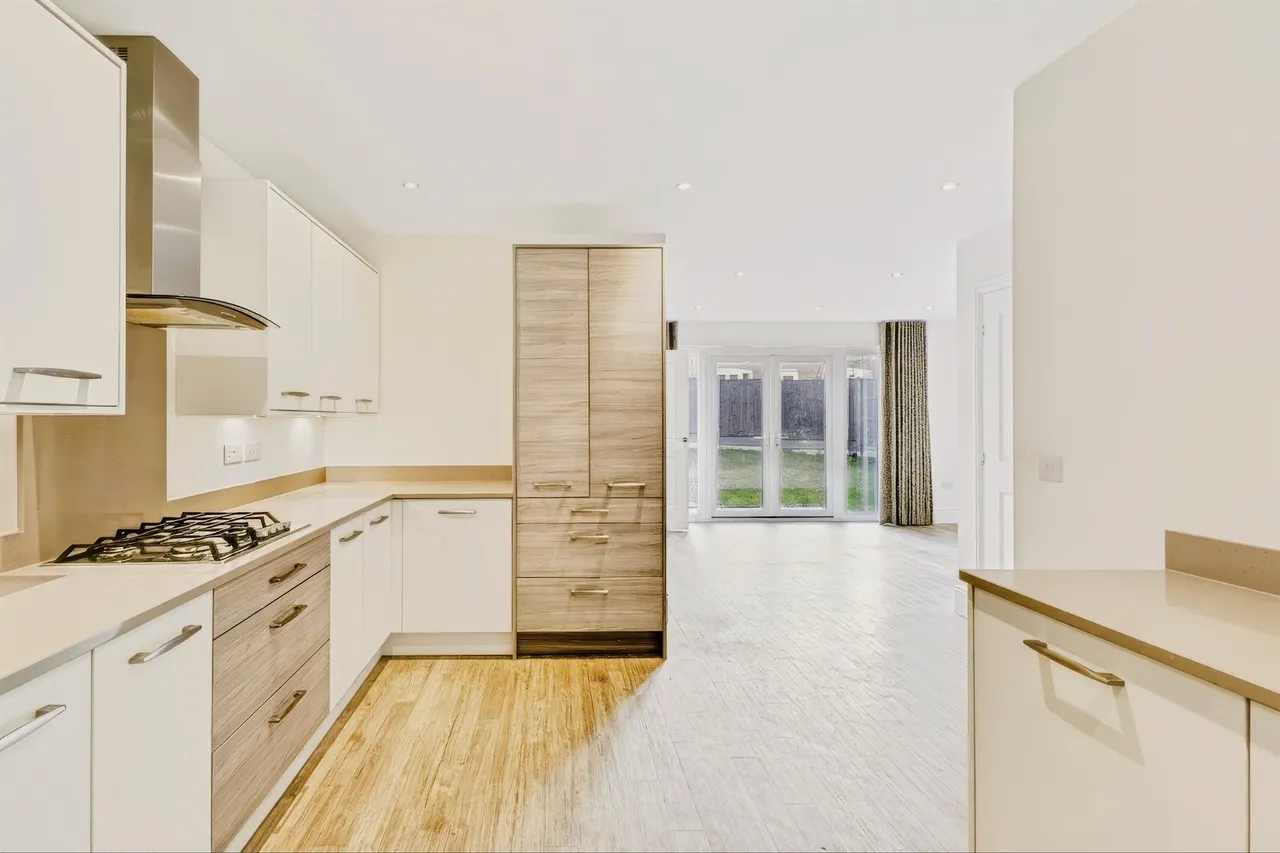 Bath Meadow, Towcester, NN12, photo 7
