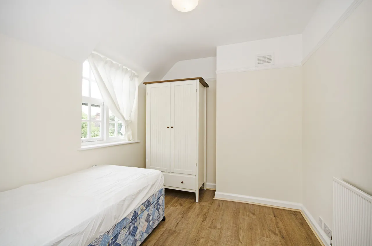 London, NW11, photo 5