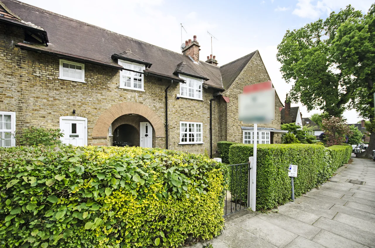 3 bed house to rent, London, NW11