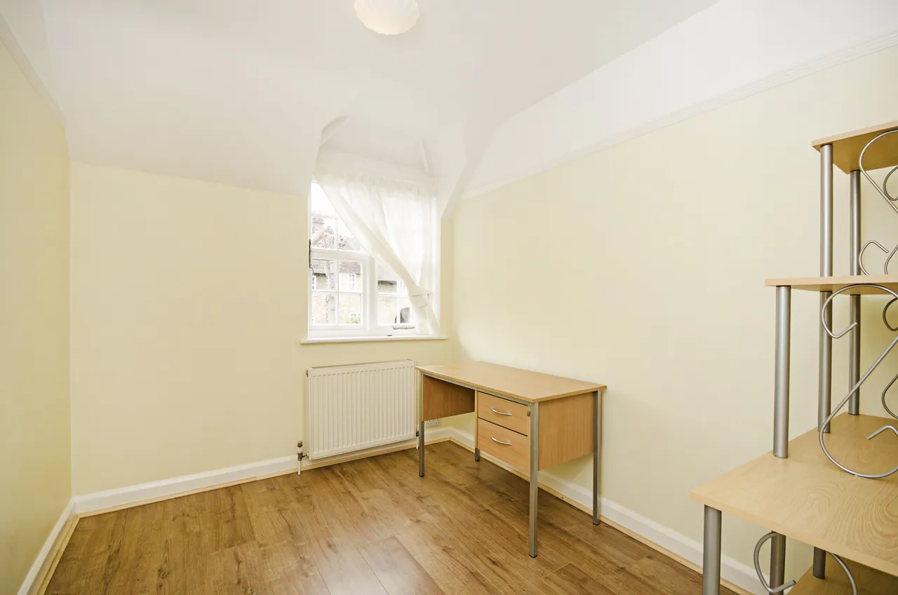 London, NW11, photo 6