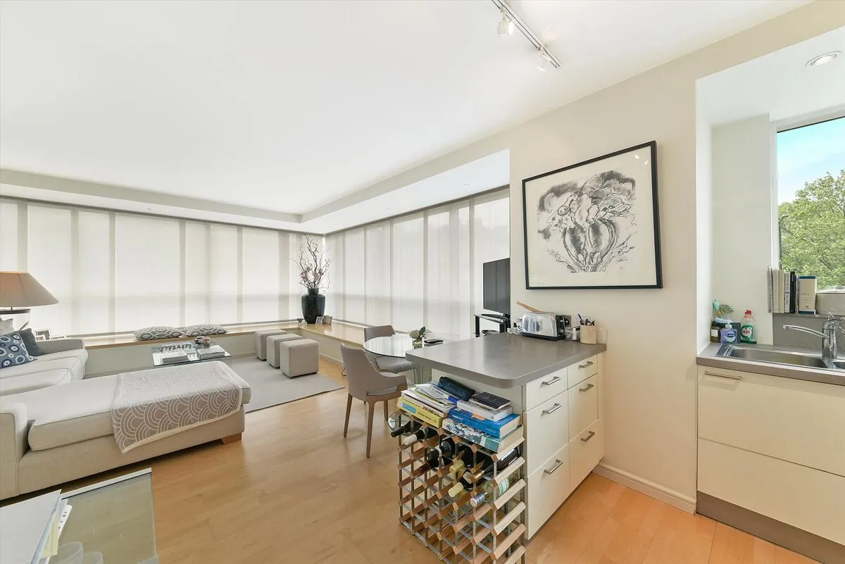 1 bed flat for sale, Grosvenor Road, London, SW1V