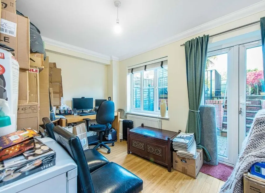 Halton Close, New Southgate, N11, photo 10