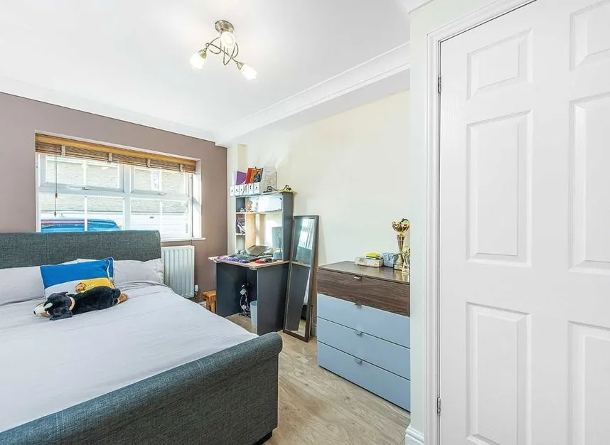 Halton Close, New Southgate, N11, photo 9