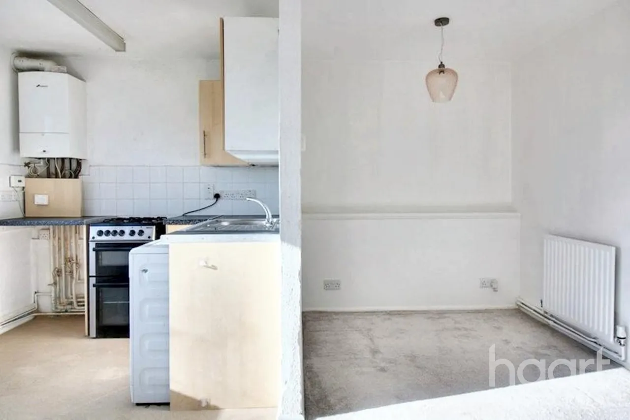 Menlo Gardens, London, SE19, photo 6