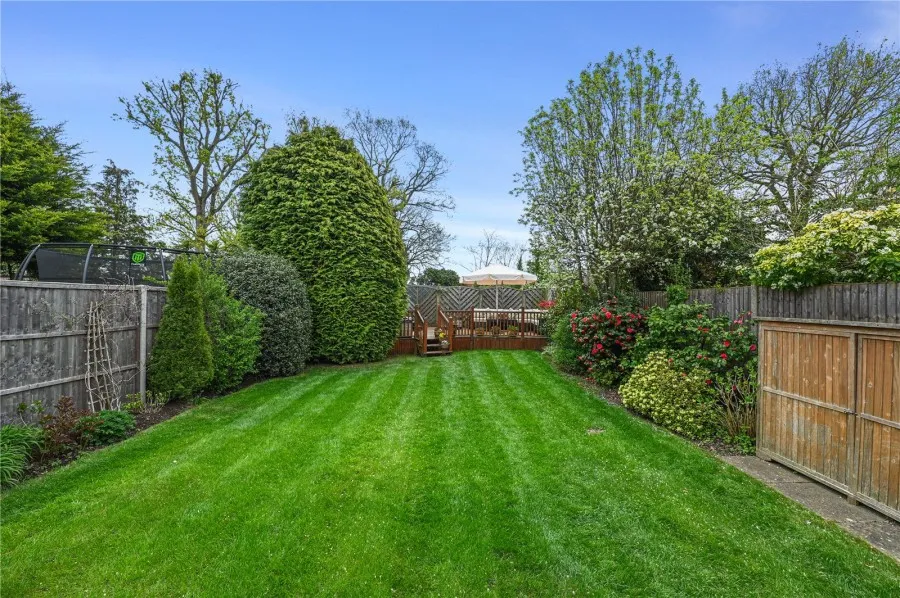 House Under Offer with 3 bedrooms in Bishop's Stortford, CM23, photo 2