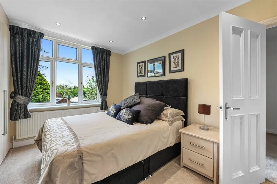 House Under Offer with 3 bedrooms in Bishop's Stortford, CM23, photo 12
