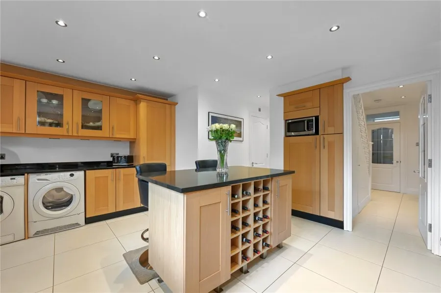 House Under Offer with 3 bedrooms in Bishop's Stortford, CM23, photo 21
