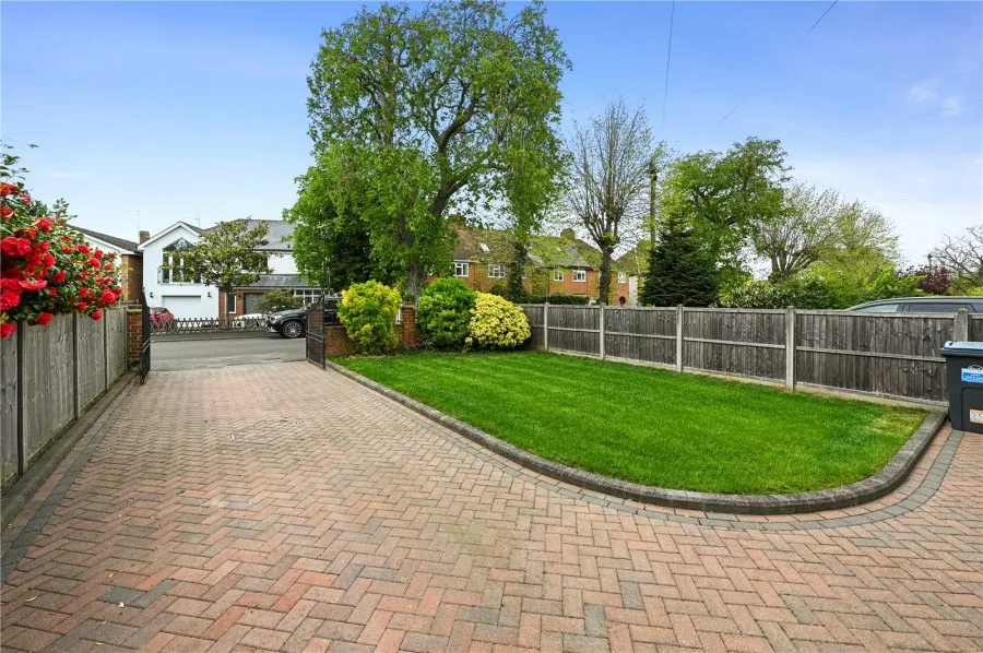 House Under Offer with 3 bedrooms in Bishop's Stortford, CM23, photo 17