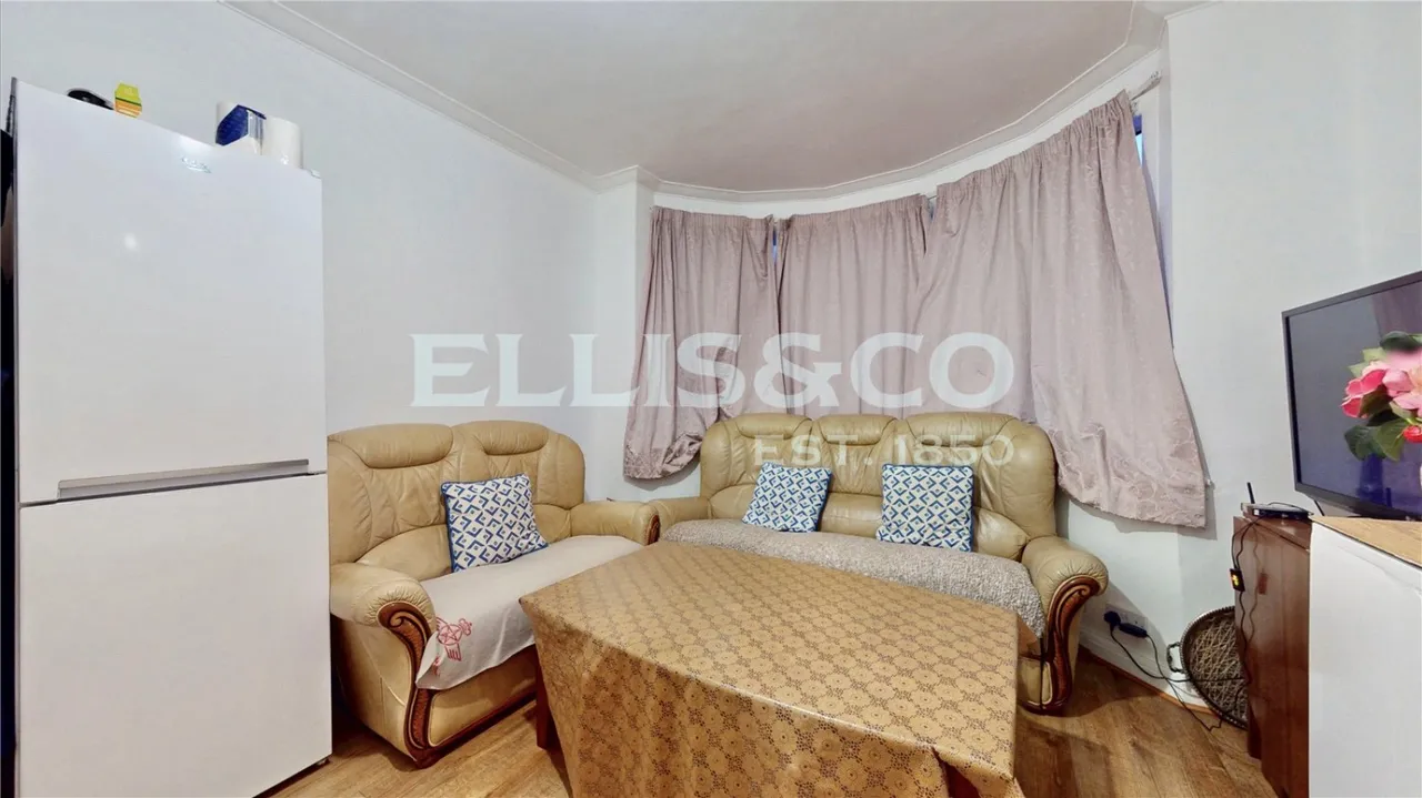 Dennis Avenue, Wembley, HA9, photo 2