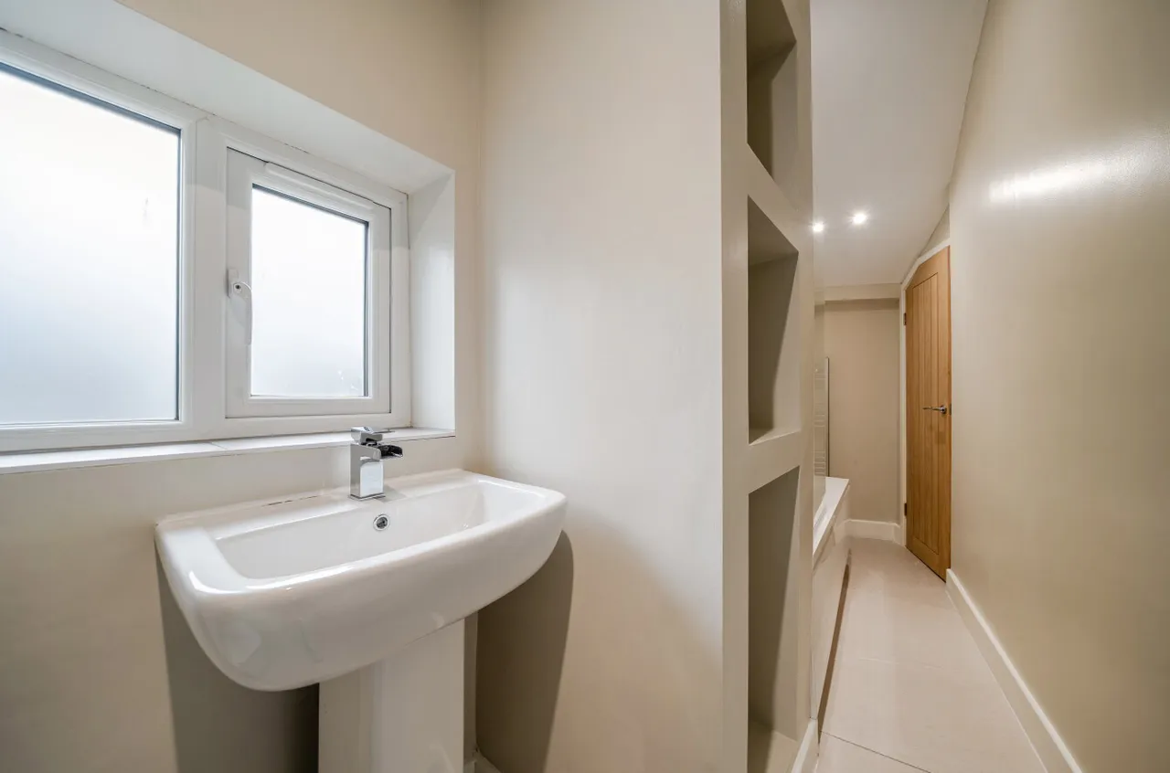 Smalewell Gardens, Pudsey, LS28, photo 14