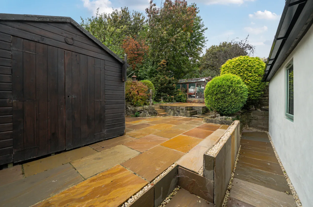 Smalewell Gardens, Pudsey, LS28, photo 18