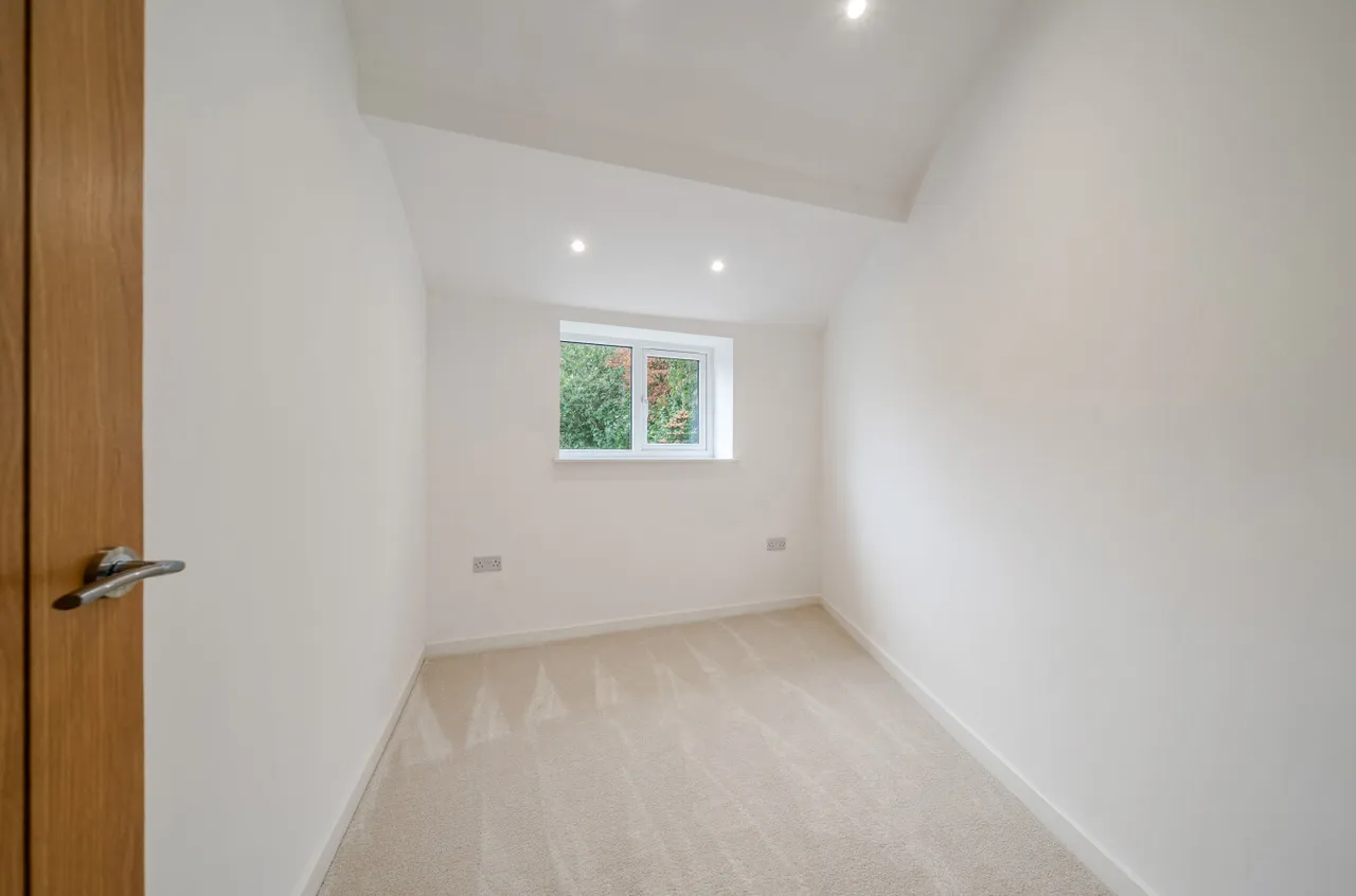Smalewell Gardens, Pudsey, LS28, photo 12