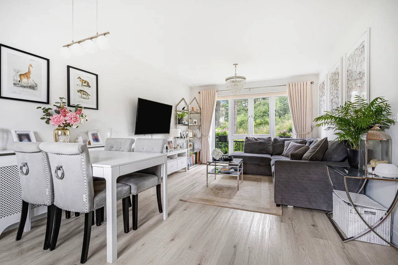 Consort Drive, Leatherhead, KT22, photo 4