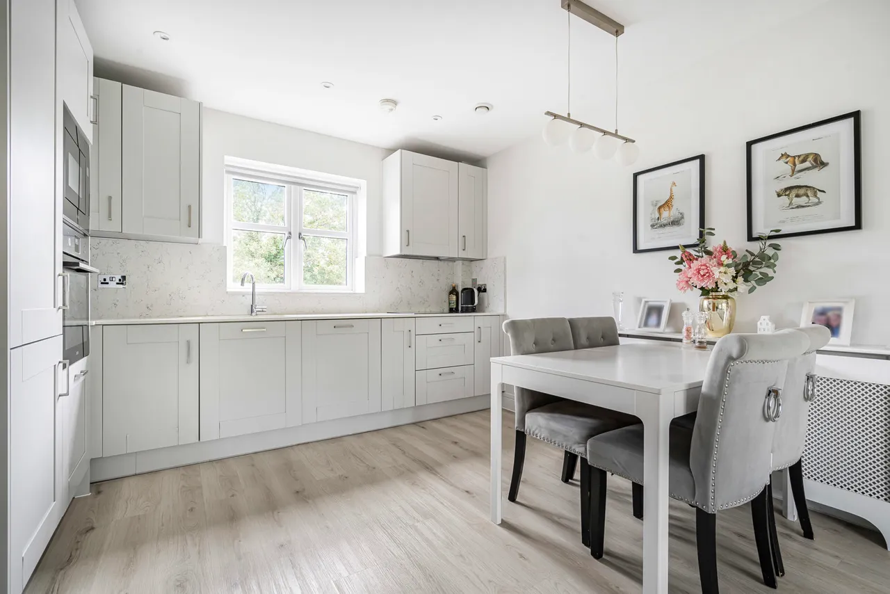 Consort Drive, Leatherhead, KT22, photo 5