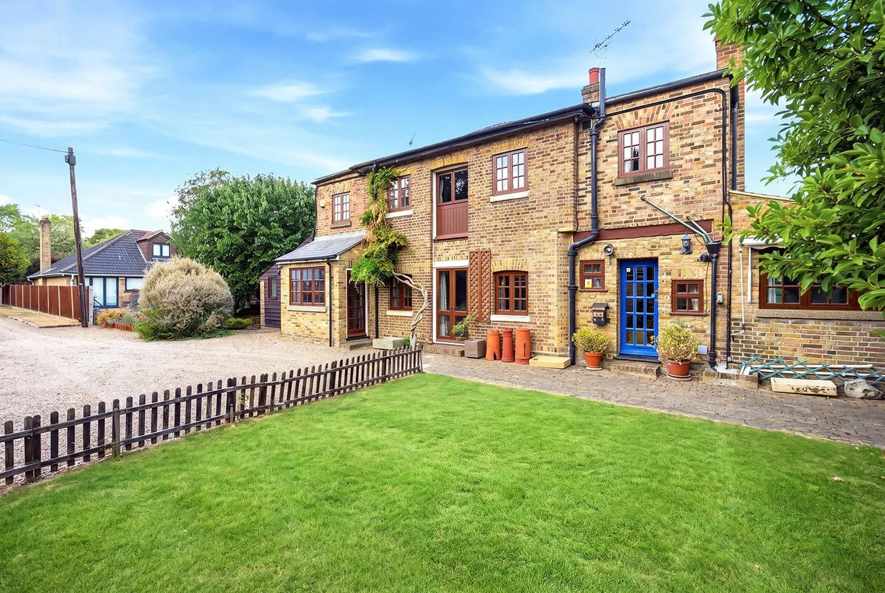 Church Road, Uxbridge, UB8, photo 17