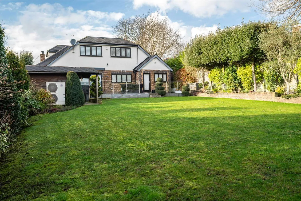 4 bed house for sale — Bower Hill, Epping, Essex, CM16 7AD