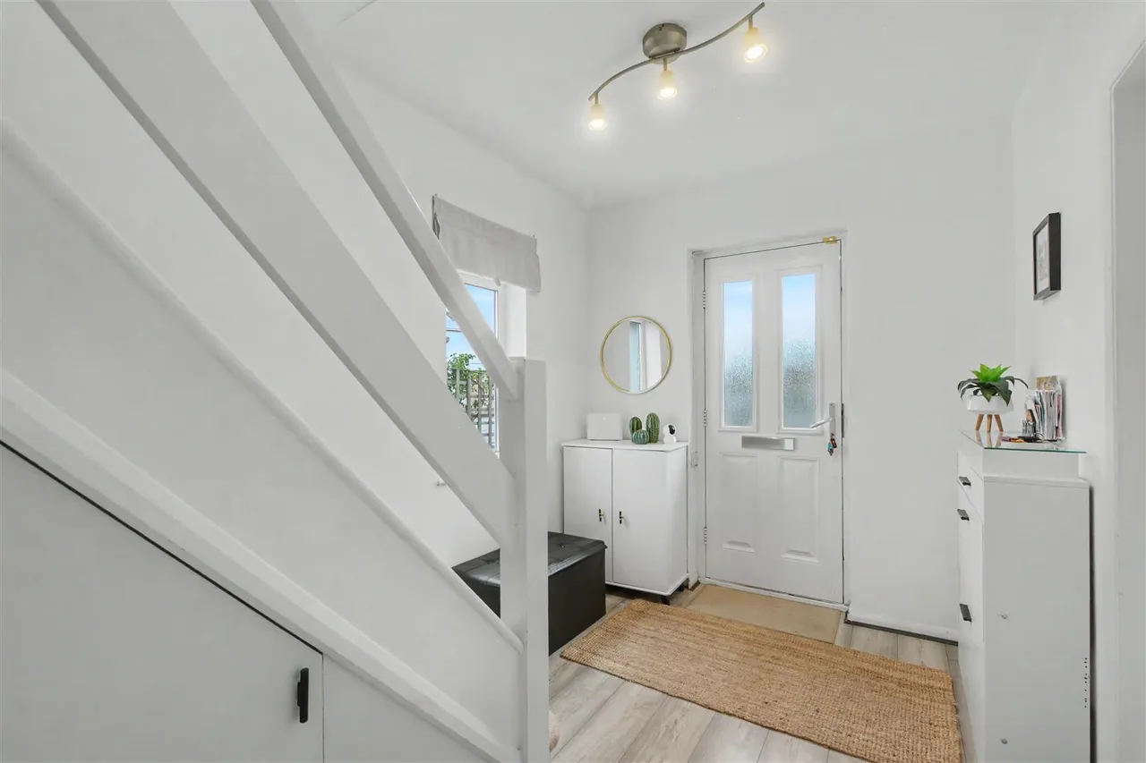 Norman Close, Beeston, NG9, photo 5