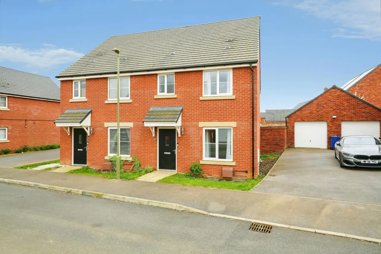 3 bed house for sale — Poulter Road, BANBURY, Oxfordshire, OX16