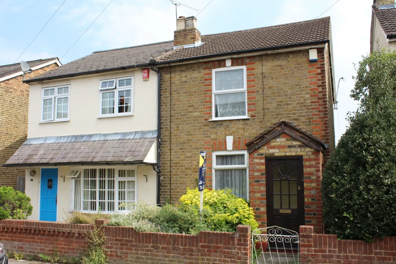 3 bed house to rent, Hummer Road, Surrey Egham, TW20