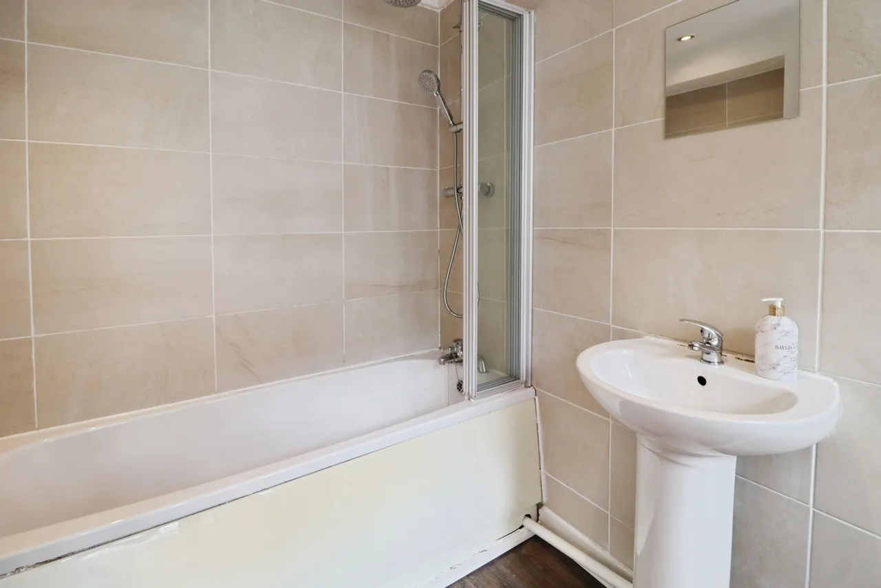 Asgog Street, Cardiff, CF24, photo 13
