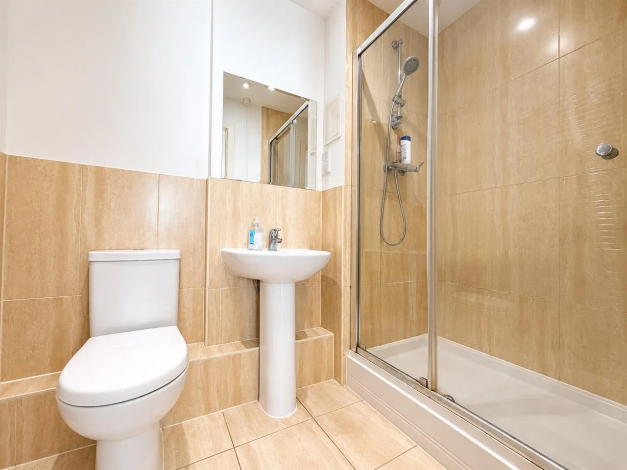 Pontes Avenue, Hounslow, TW3, photo 9