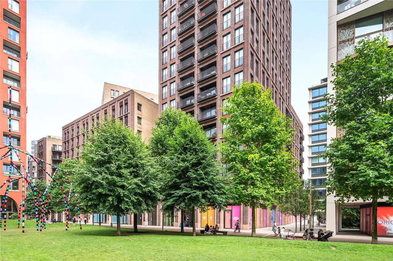 1 bed flat for sale — Lewis Cubitt Walk, London, N1C 4DF