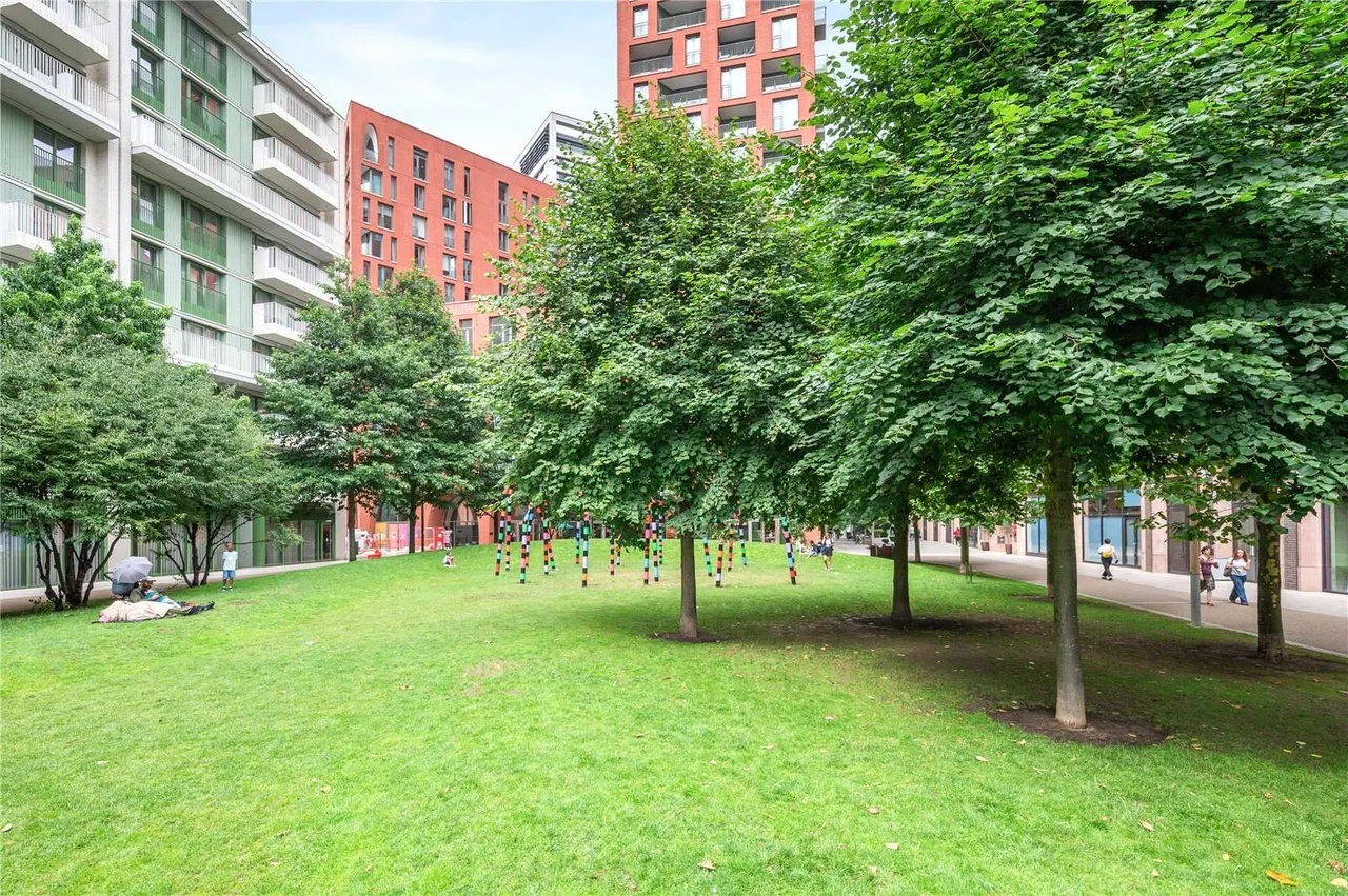 Lewis Cubitt Walk, London, N1C 4DF, photo 8