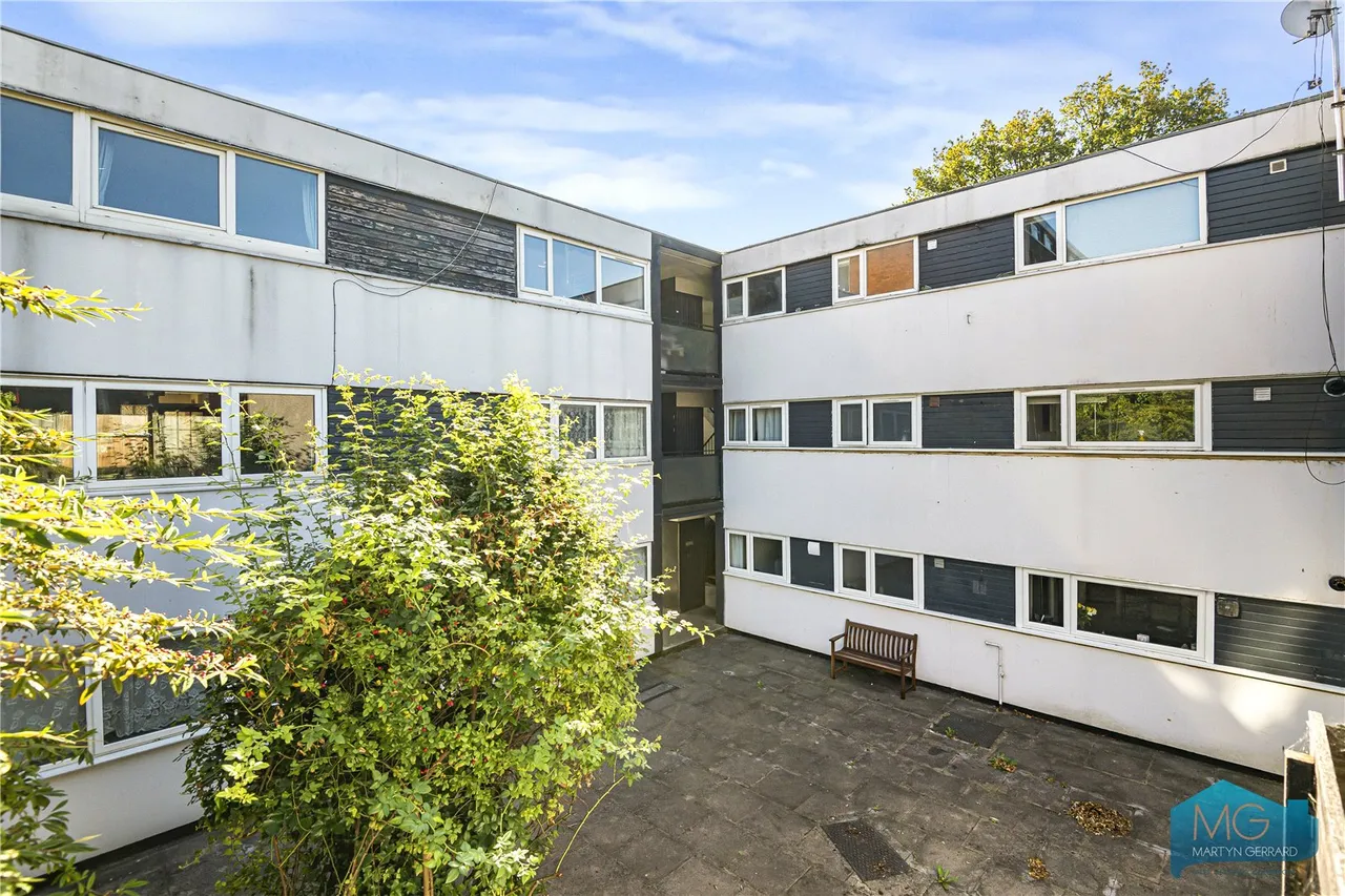 St. James's Lane, London, N10, photo 5