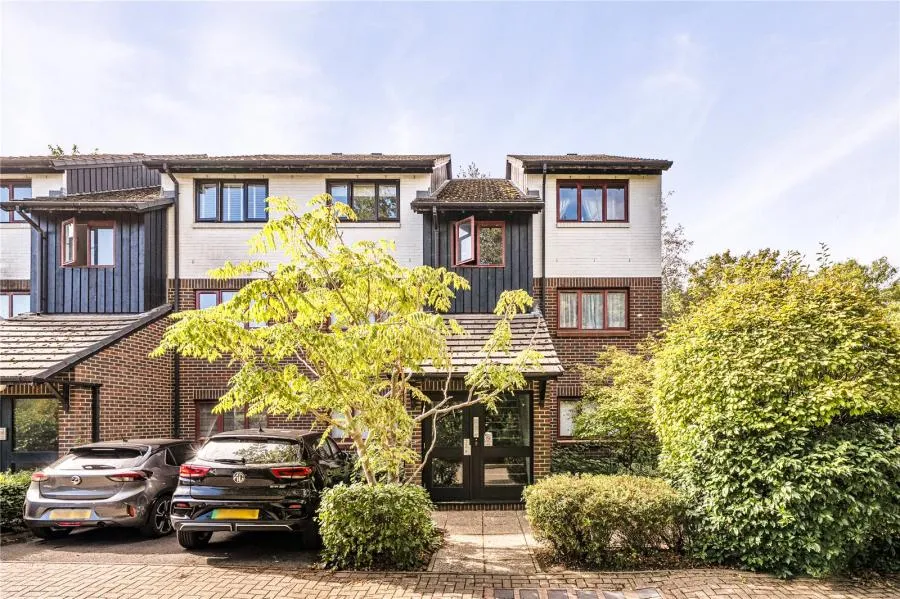 1 bed flat for sale, Marina Approach, Hayes, UB4