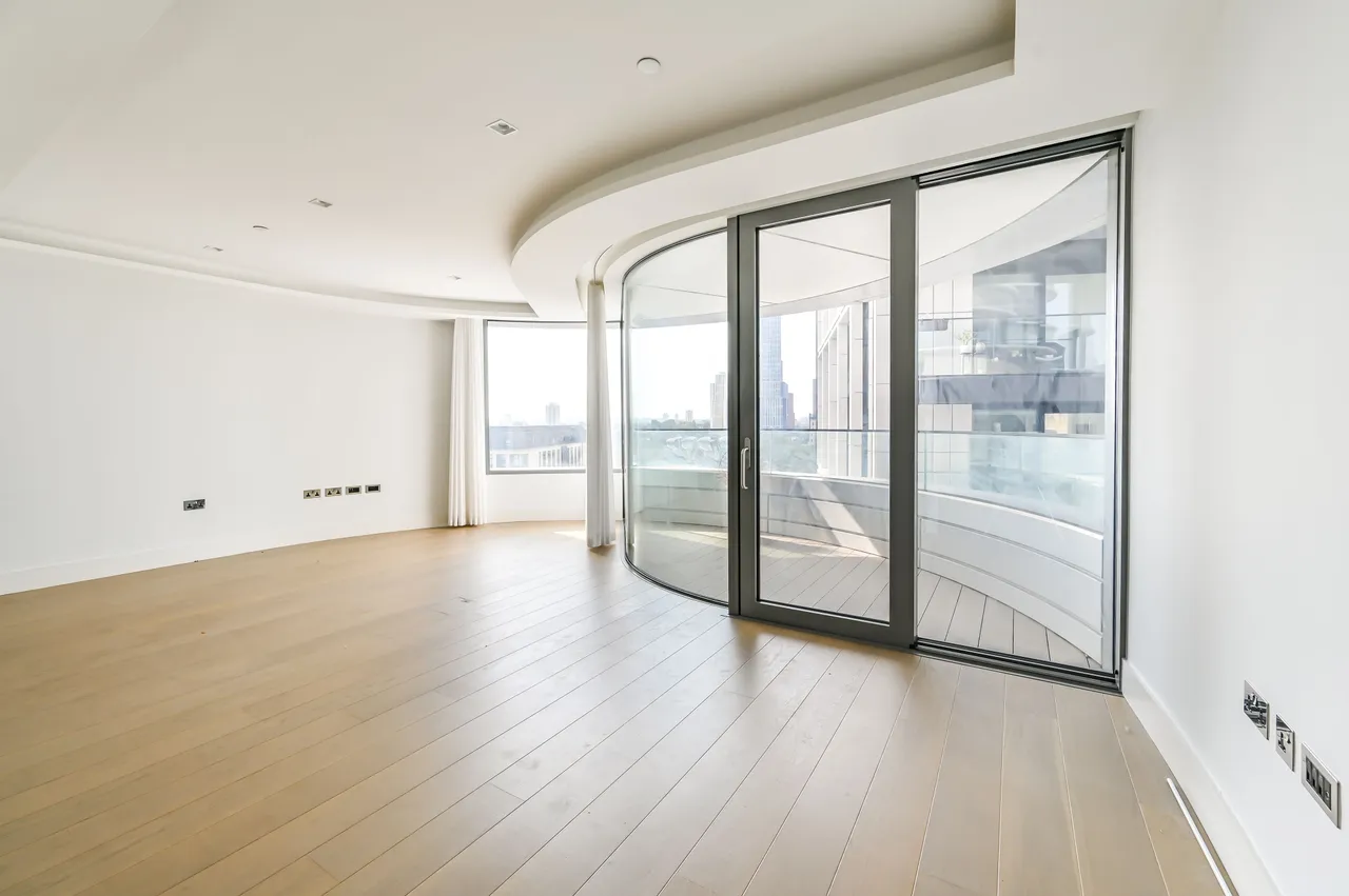 Apartment 45, Tower One, The Corniche, 24 Albert Embankment, London, photo 3