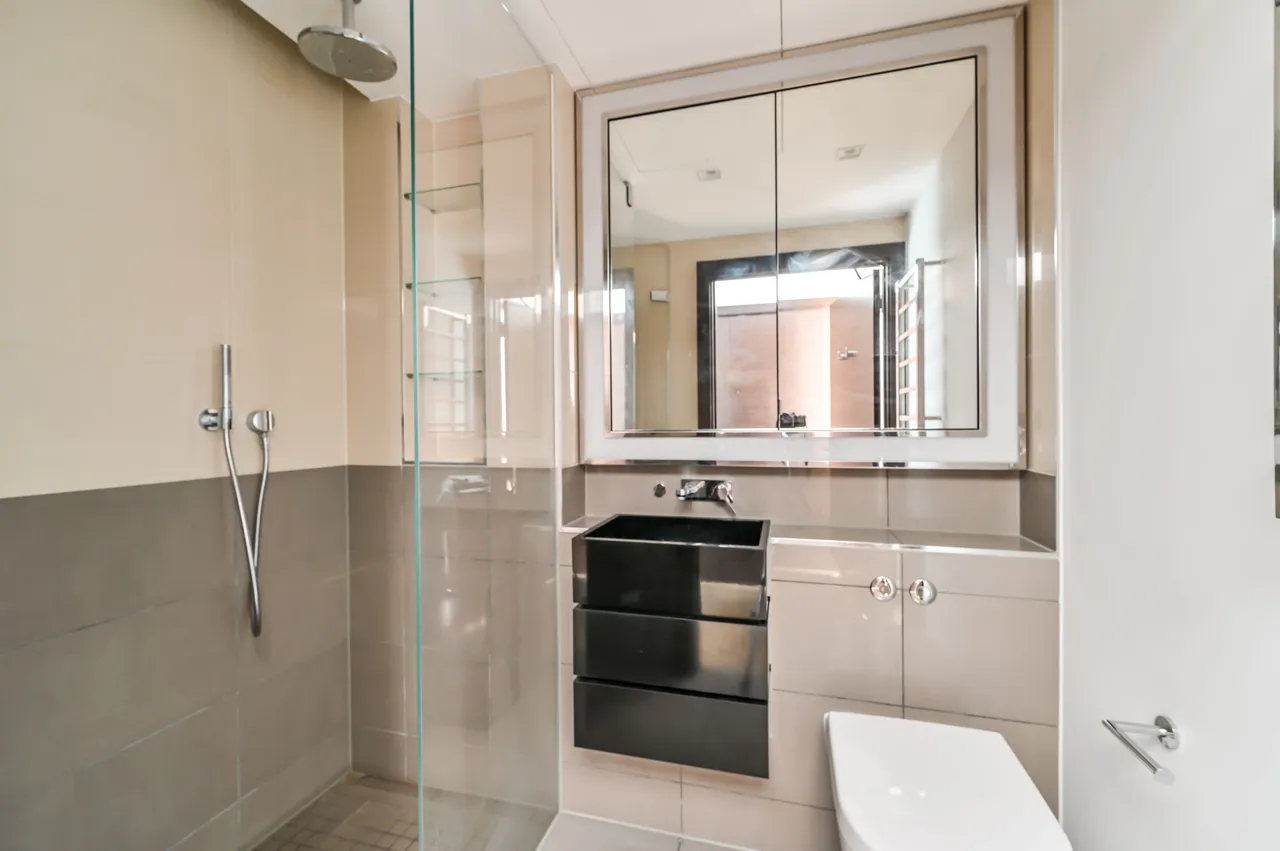 Apartment 45, Tower One, The Corniche, 24 Albert Embankment, London, photo 10