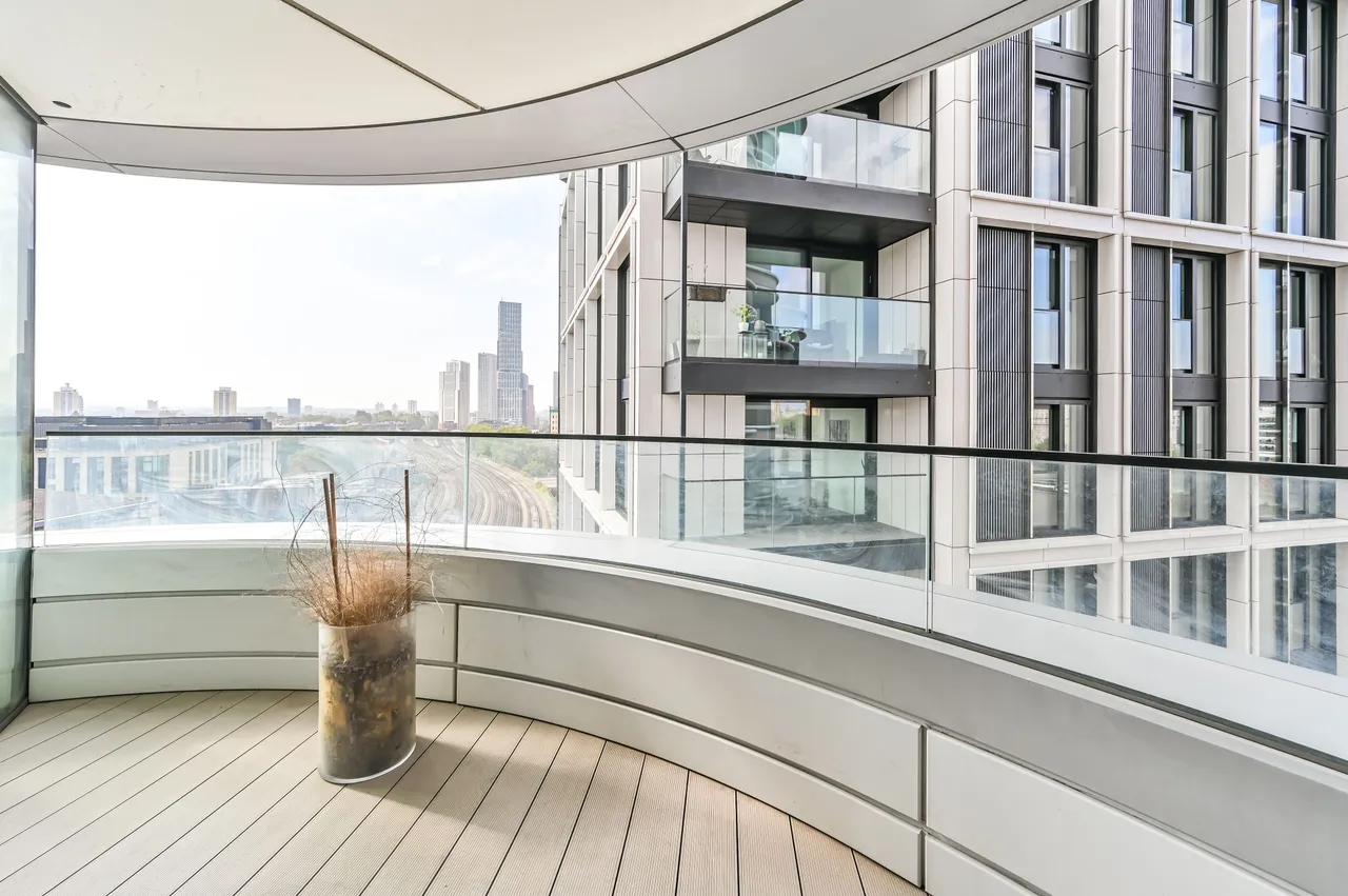 Apartment 45, Tower One, The Corniche, 24 Albert Embankment, London, photo 6