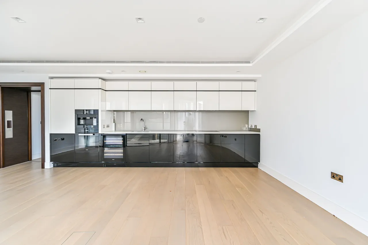Apartment 45, Tower One, The Corniche, 24 Albert Embankment, London, photo 5
