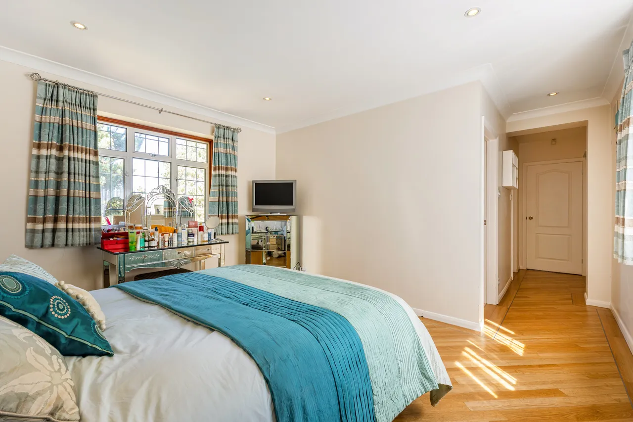 Richfield Road, Bushey, WD23, photo 10