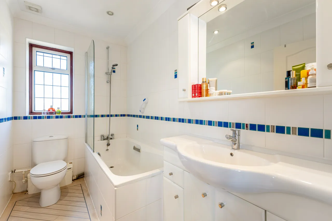 Richfield Road, Bushey, WD23, photo 11