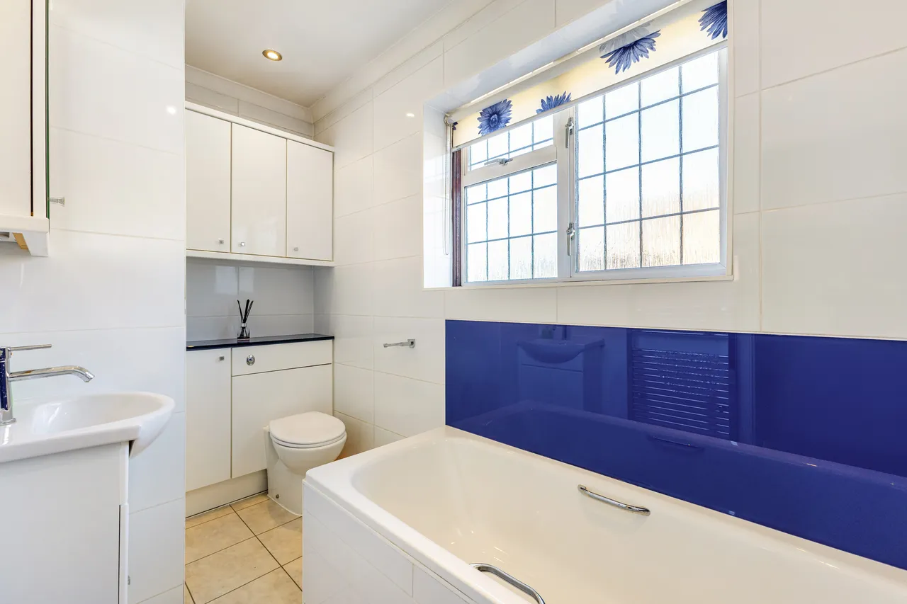 Richfield Road, Bushey, WD23, photo 12