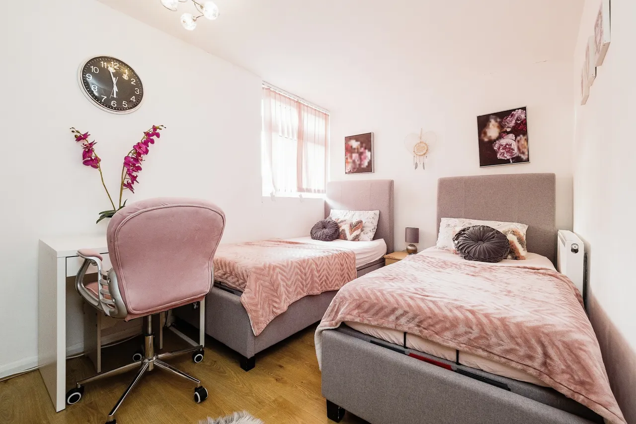 Meath Road, London, E15, photo 15